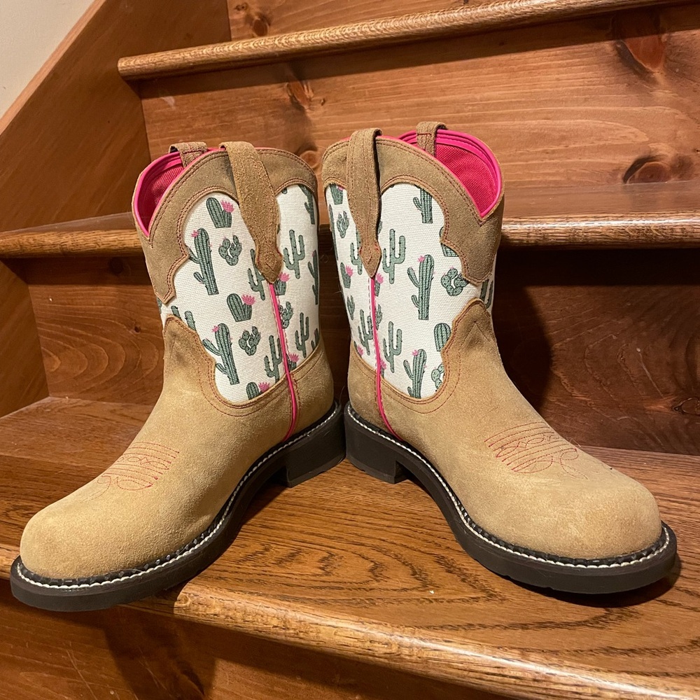 Ariat Tan and Pink Cactus Fatbaby Western Boots NWOT - Picture 2 of 5